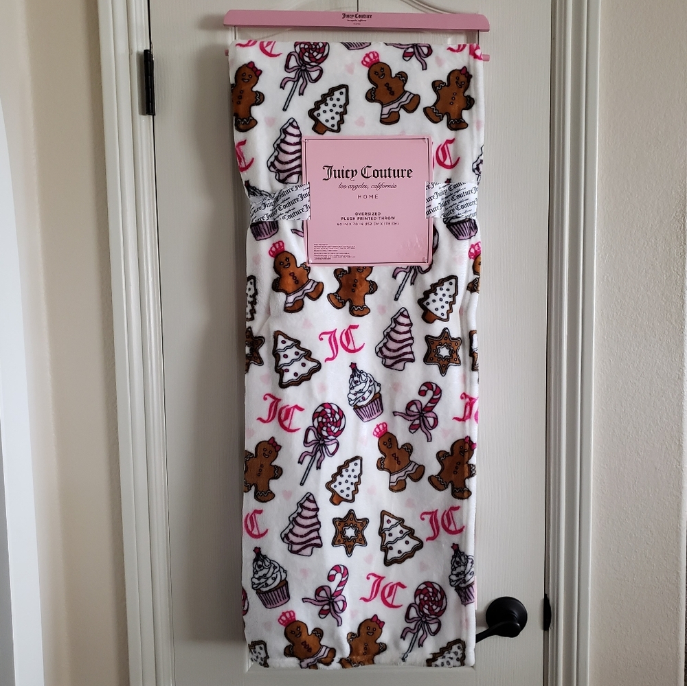 Juicy Couture Gingerbread Christmas Printed Plush Throw Blanket 60 x 70